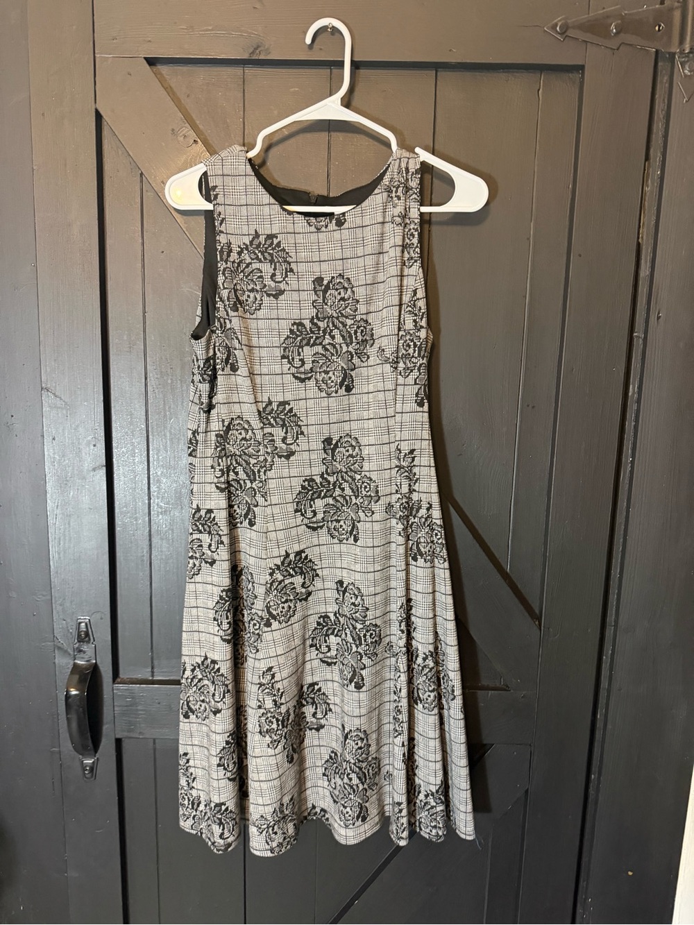 London Style Black and White Plaid Midi Dress with Floral Print